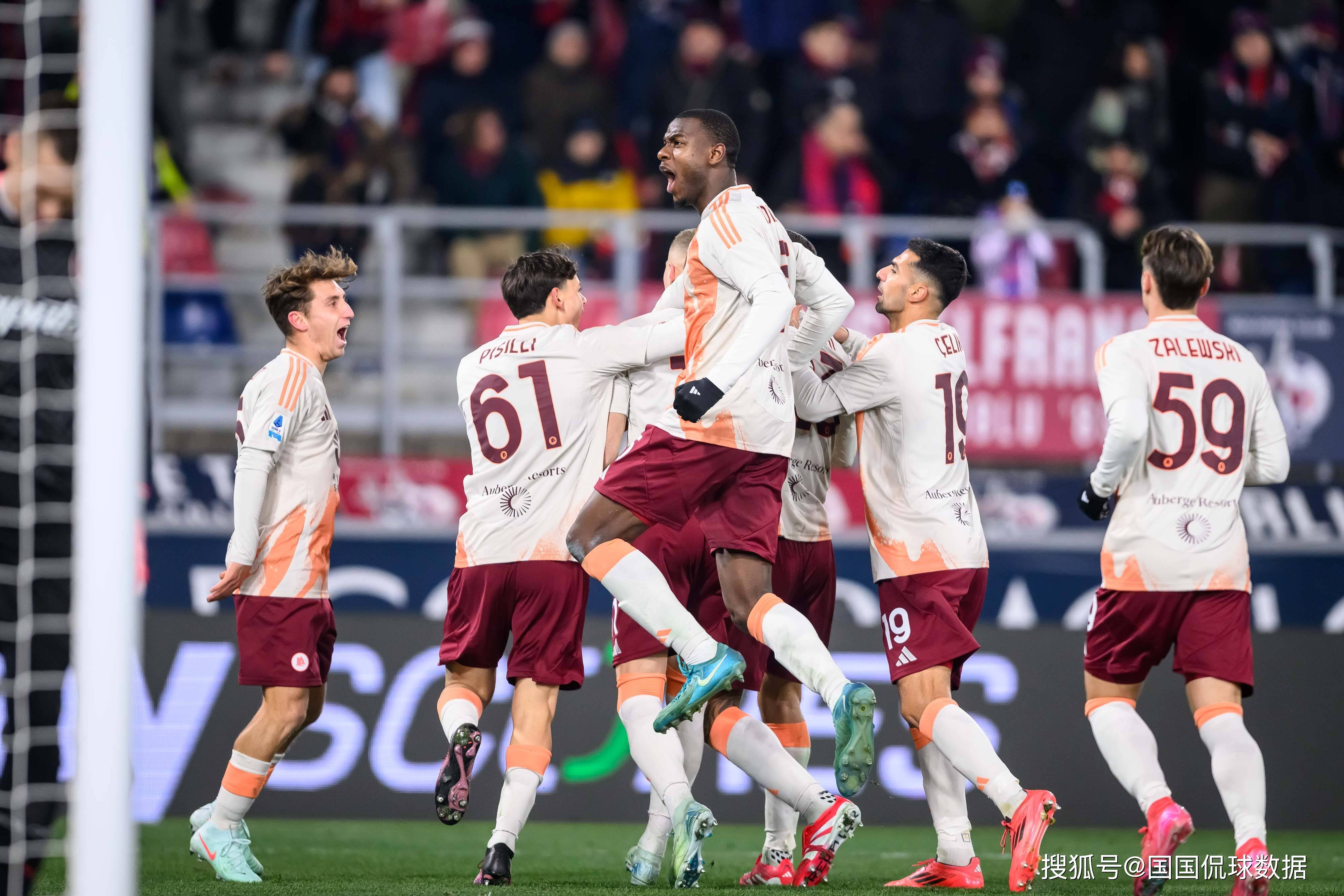 力量对决:足球场上的比赛成为焦点 力量对决:足球场上的比赛成为焦点