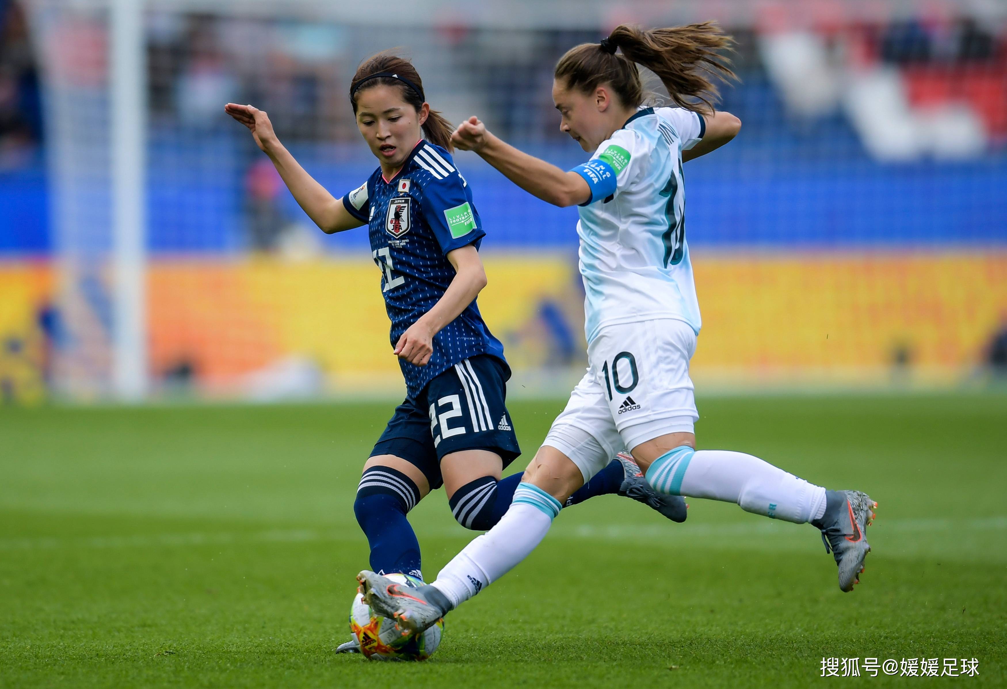 荷兰女足在比赛中斗志昂扬精彩表现 荷兰女足在比赛中斗志昂扬精彩表现