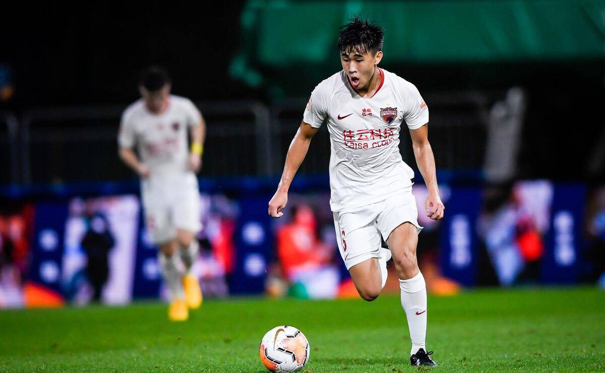 江苏苏宁战胜深圳佳兆业,稳坐积分榜前列 江苏苏宁战胜深圳佳兆业,稳坐积分榜前列