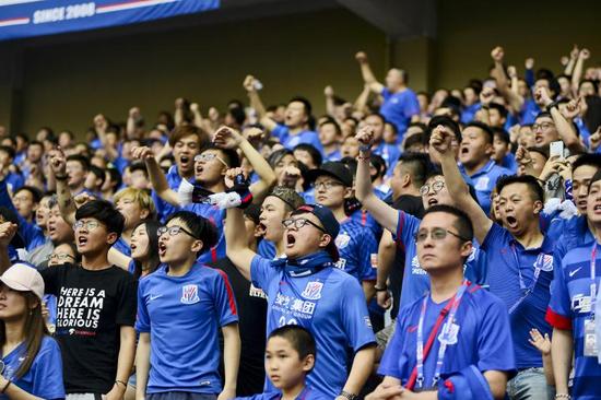 中国足球联赛精彩纷呈,球迷热情高涨的简单介绍 中国足球联赛精彩纷呈,球迷热情高涨的简单介绍