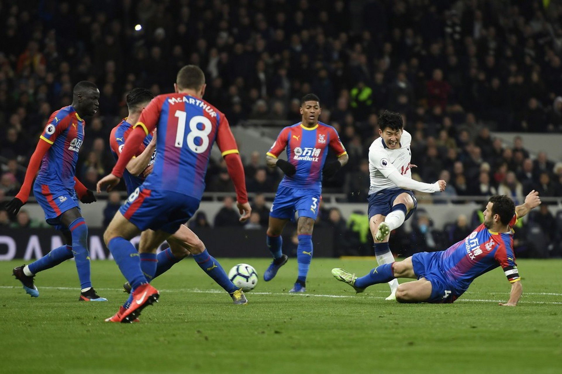 热刺客场压哨绝杀,英超争冠热门实力突显 热刺客场压哨绝杀,英超争冠热门实力突显