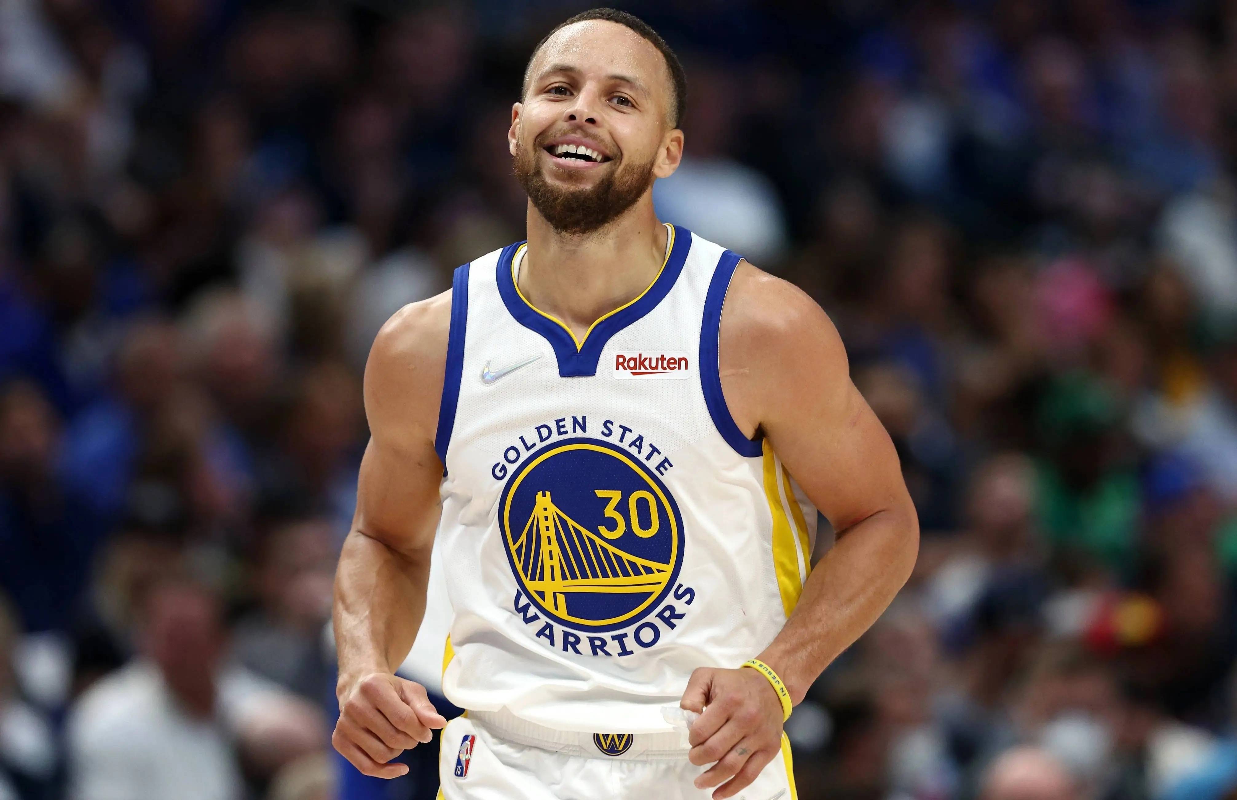 热火主场失利,勇士后卫库里再度爆发砍下高分的简单介绍 热火主场失利,勇士后卫库里再度爆发砍下高分的简单介绍