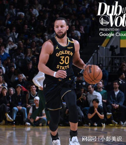热火主场失利,勇士后卫库里再度爆发砍下高分的简单介绍 热火主场失利,勇士后卫库里再度爆发砍下高分的简单介绍