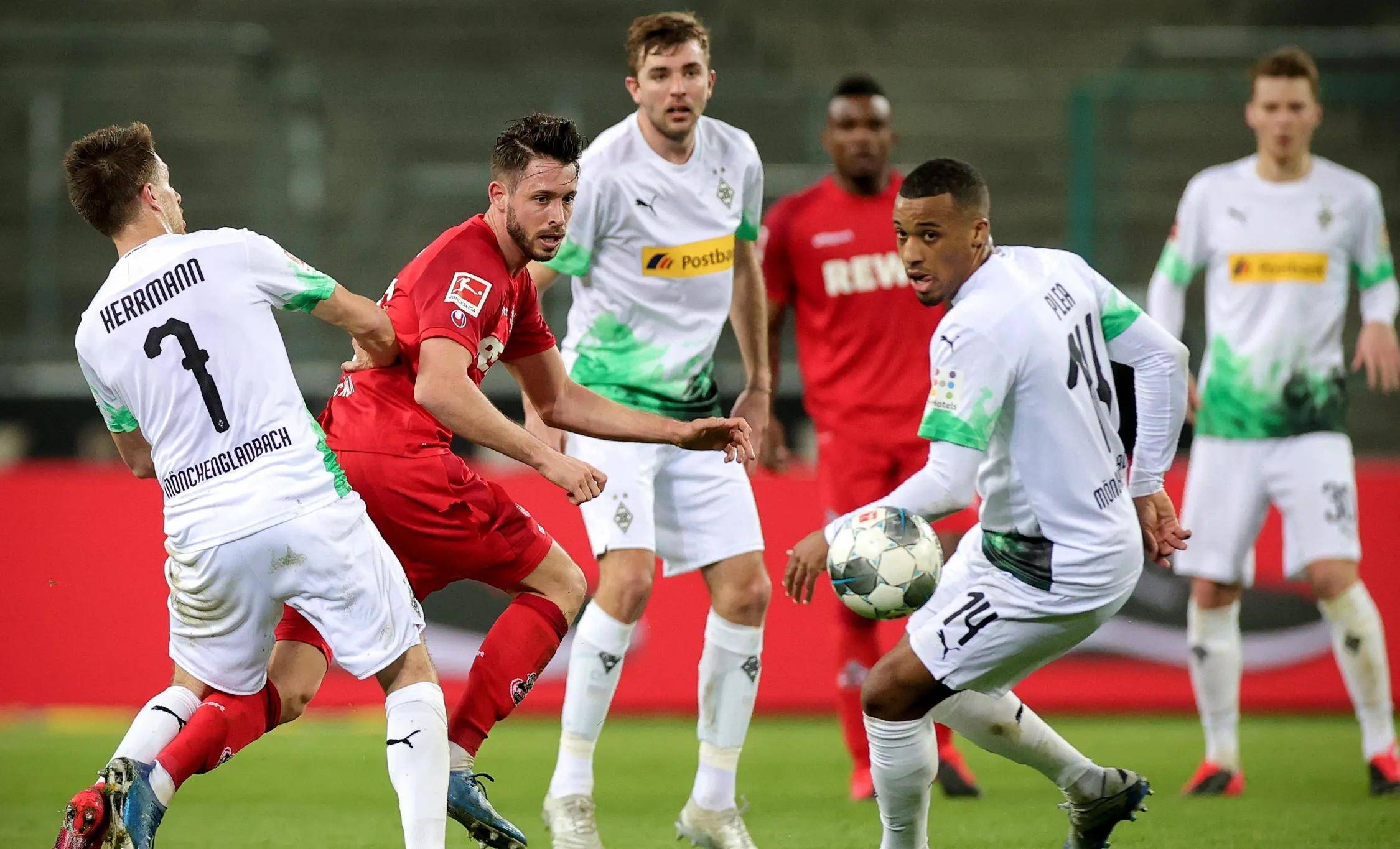 荷兰劲旅阿贾克斯在欧洲比赛中击败对手 荷兰劲旅阿贾克斯在欧洲比赛中击败对手