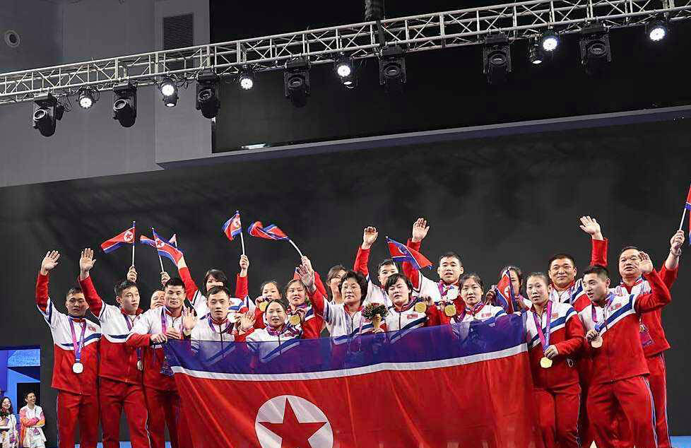 朝鲜选手在拳击项目中勇夺奖牌 朝鲜选手在拳击项目中勇夺奖牌