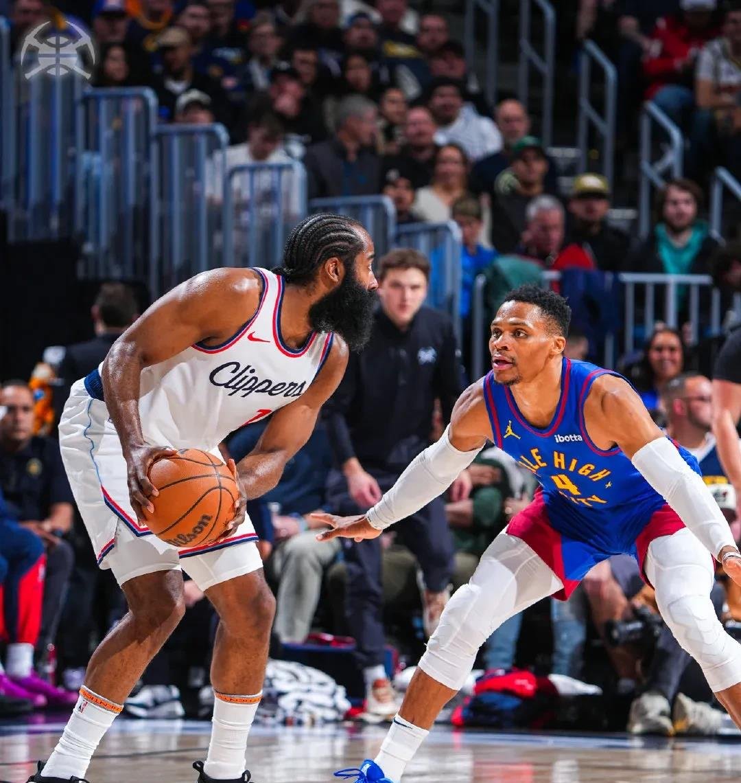 快船客场大胜掘金,延续六连胜 快船客场大胜掘金,延续六连胜